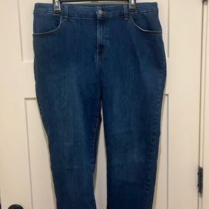 Chico’s perfect stretch girlfriend slim leg jeans
